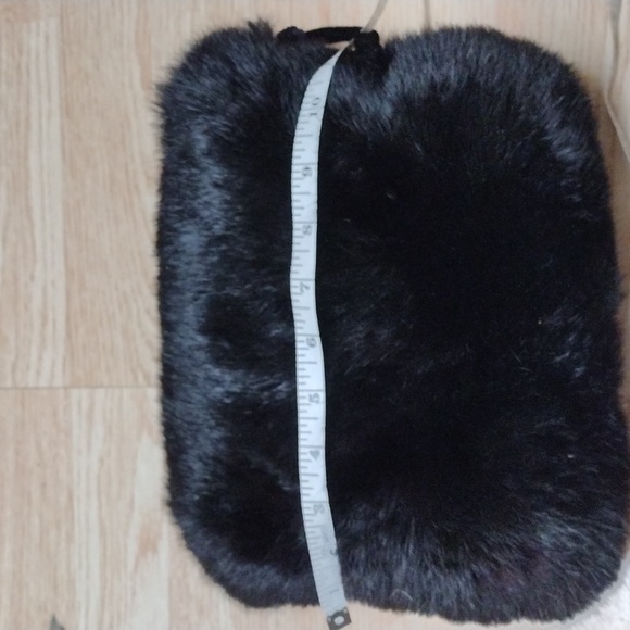 Black Fur Muff - Picture 2 of 3